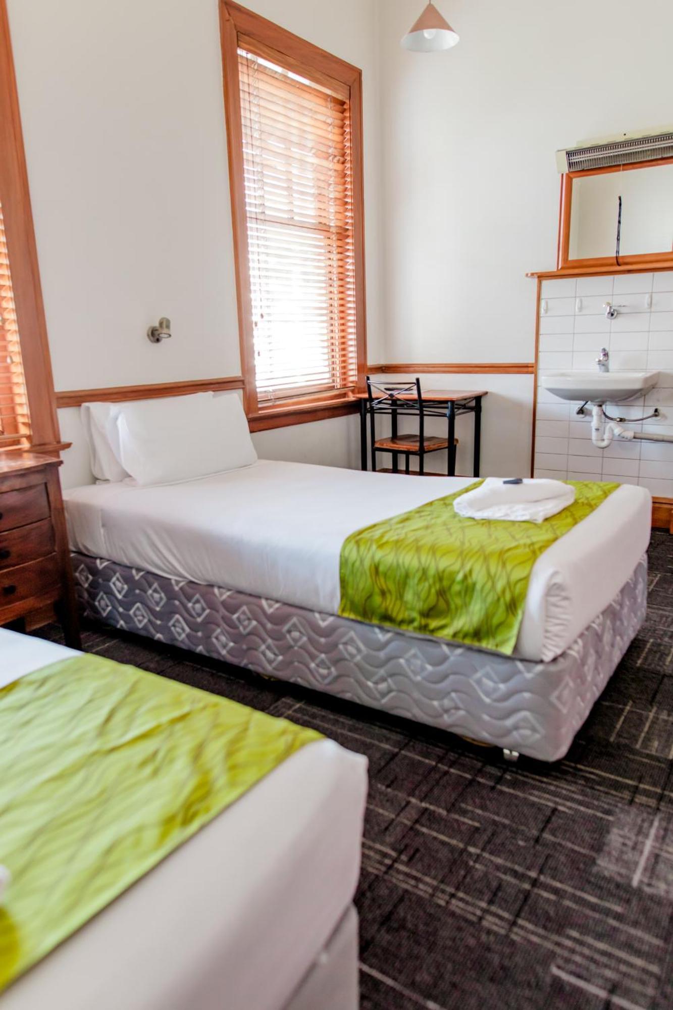 The Cambridge Hotel & Backpackers Wellington Exterior foto